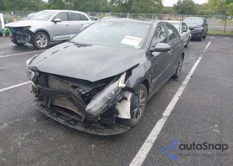 2023 Kia Forte Lxs z USA, uszkodzony, nr VIN 3KPF24AD8PE555972